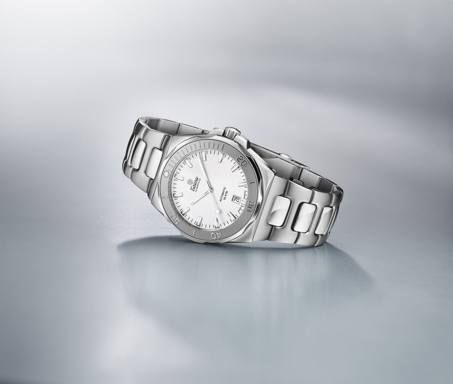 Tutima M2 Seven Seas S 40mm White (6156-10) detail