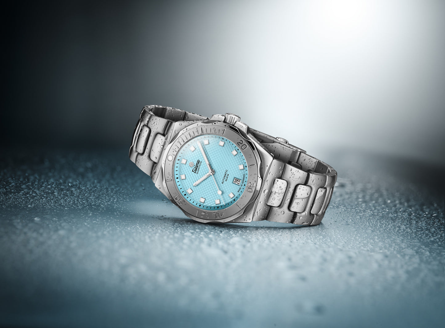 Tutima M2 Seven Seas S 40mm Ice Blue (6156-30) detail