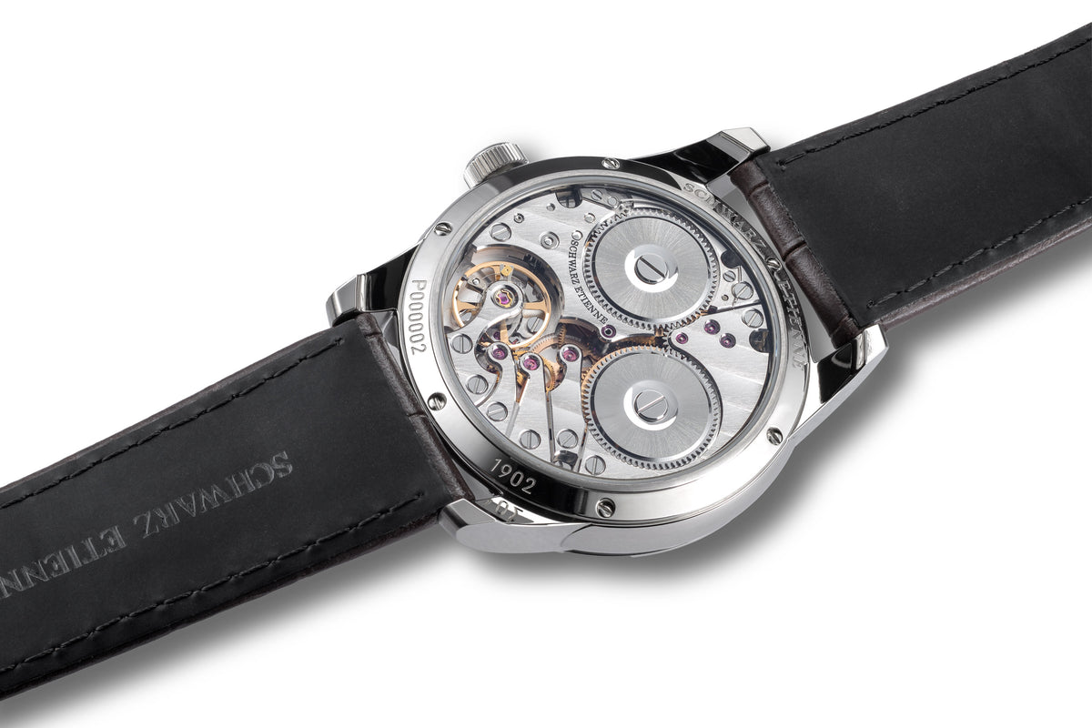 Schwarz Etienne 1902 Réserve de Marche, sapphire caseback showing the Caliber MSE 311.00