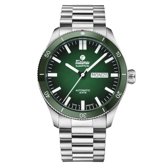 Tutima Grand Flieger Airport Automatic, reference 6107-04, green dégradé dial and green ceramic bezel on a stainless steel bracelet